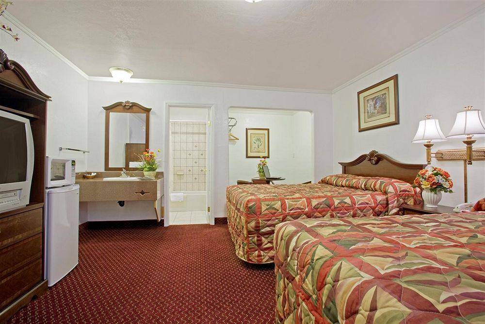 Americas Best Value Inn & Suites Klamath Falls Buitenkant foto