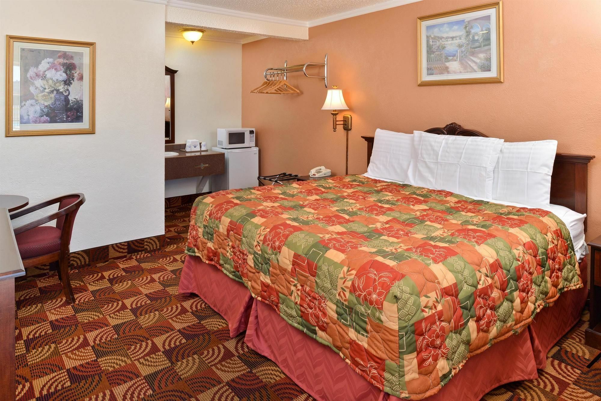 Americas Best Value Inn & Suites Klamath Falls Buitenkant foto